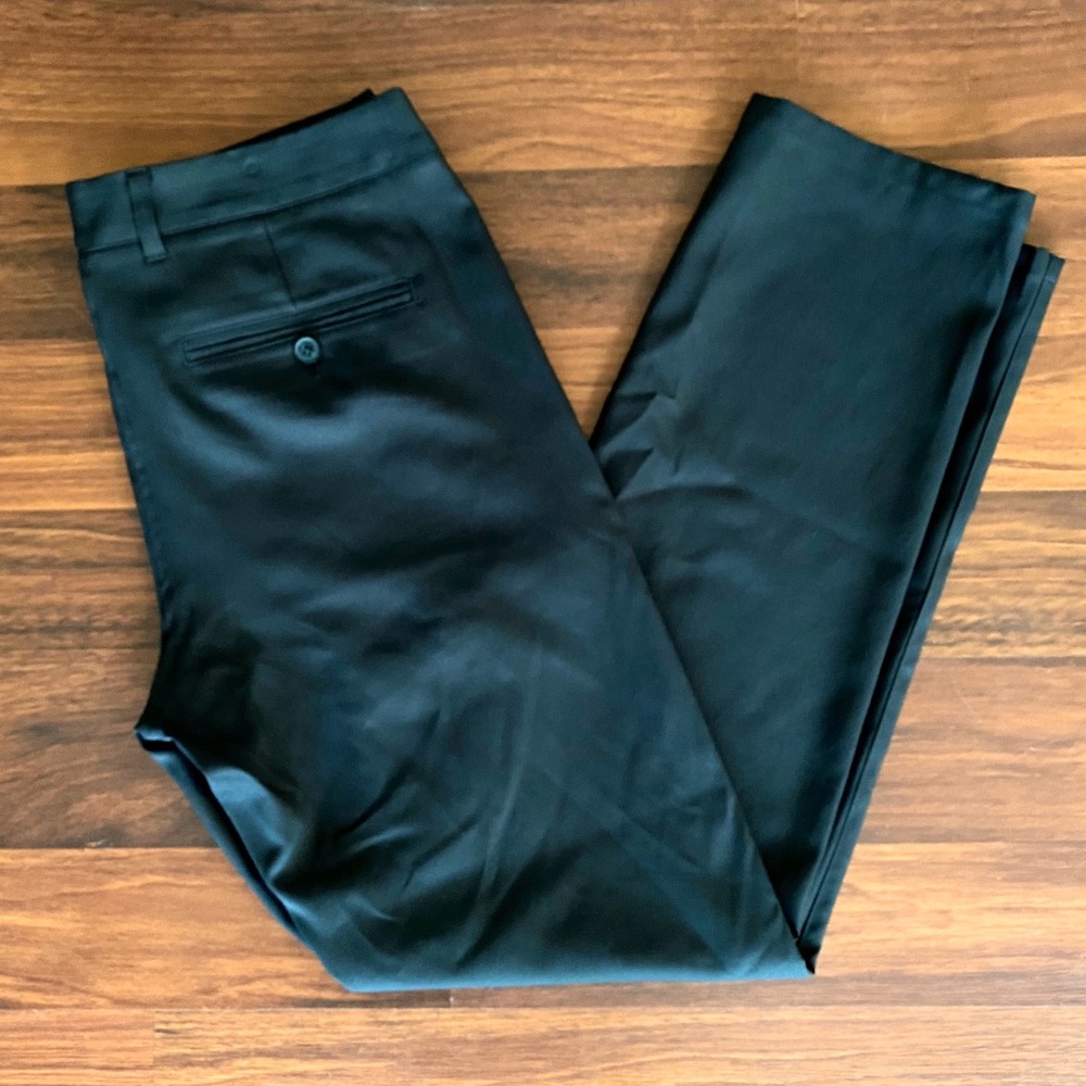Size 32 length 30 Mizzen+Main Navy Chino Pants